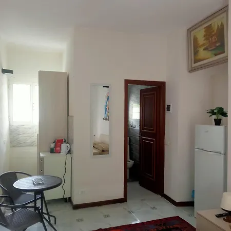 Zahira Guest house *